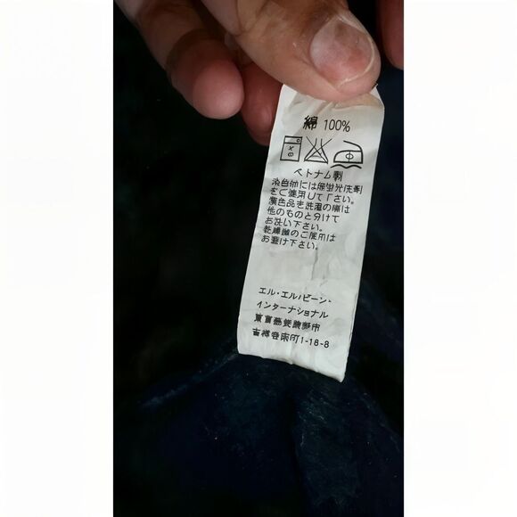 L.L. Bean Men's Navy Blue Long Sleeve Button-Down Shirt, Size M - Picture 16 of 16